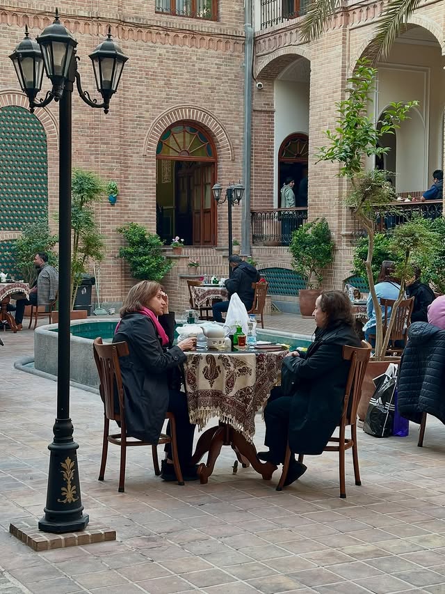 رستوران عمارت ملوکانه