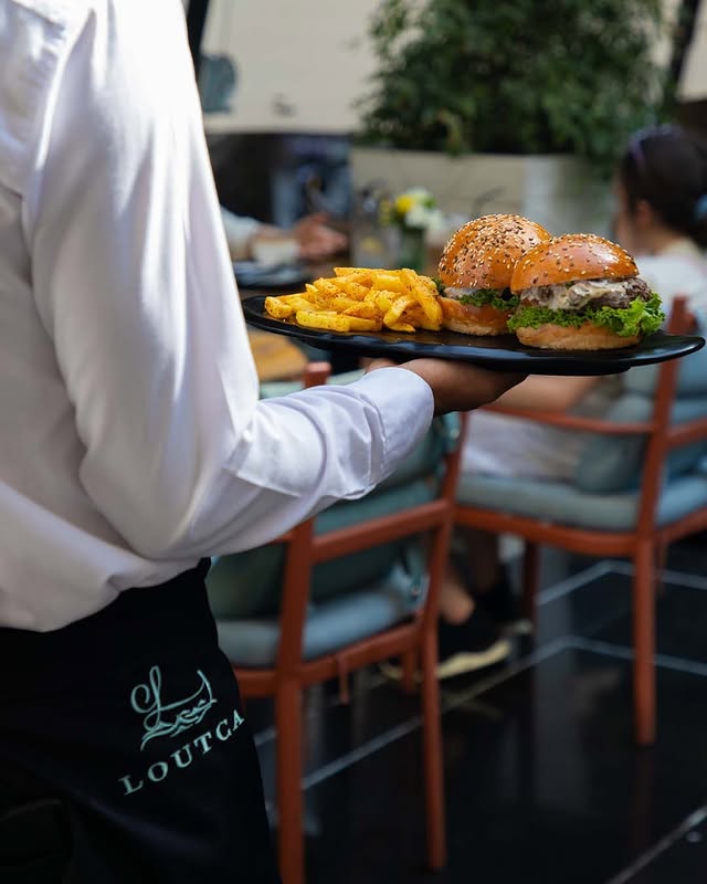 کافه رستوران لوتکا