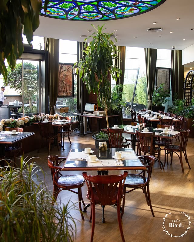 کافه رستوران فرانسوی بلوار