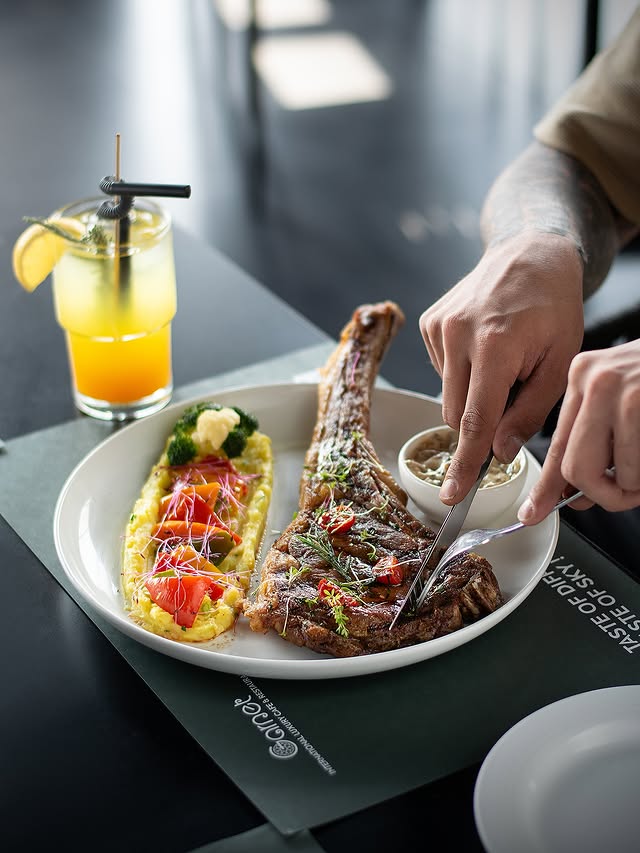 کافه رستوران گارنت