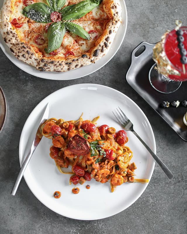 کافه رستوران رولکس