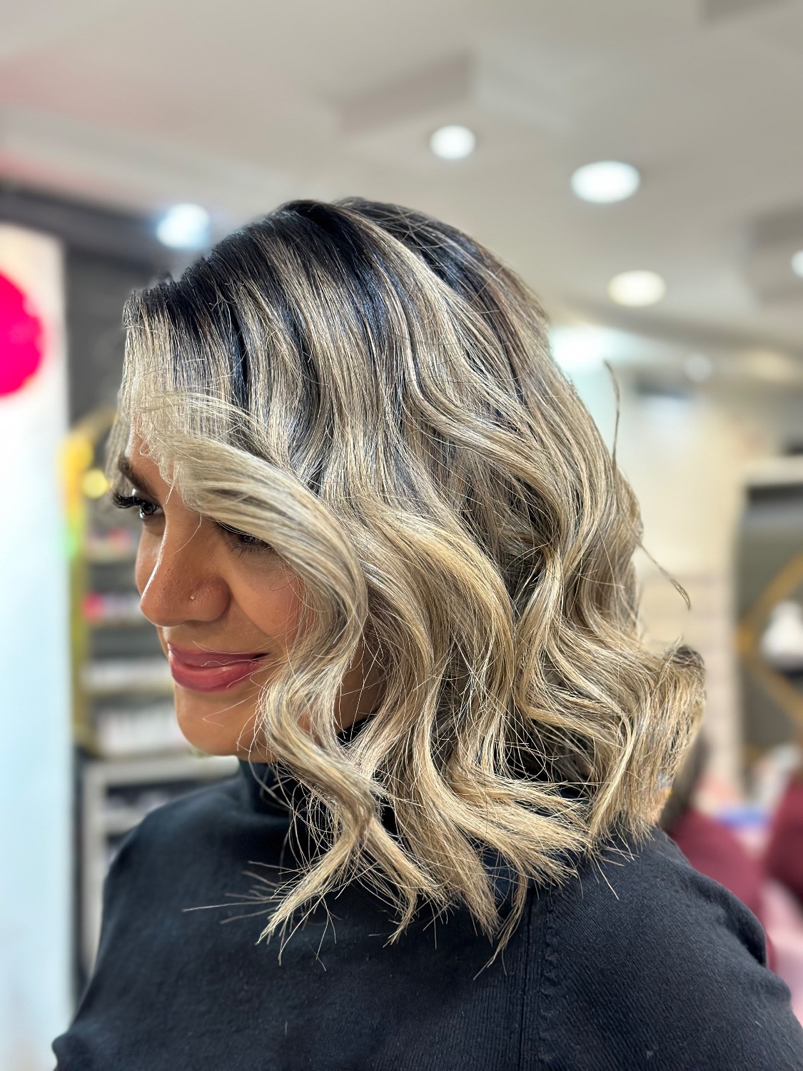 سالن زیبایی تخصصی رنگ مو و لایت احیا سحر مقدم