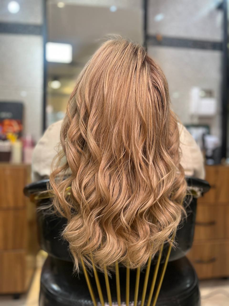 سالن زیبایی موباما