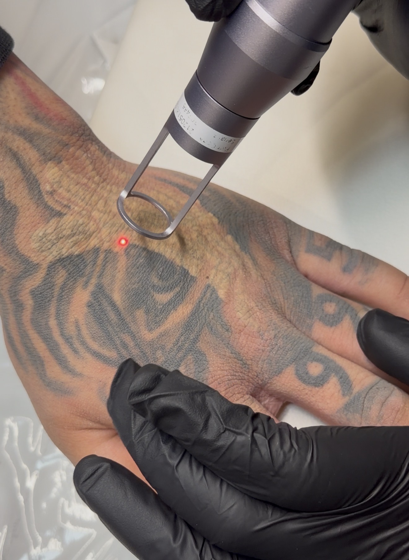 مرکز پوست ،مو و تخصصی لیزر ملورین